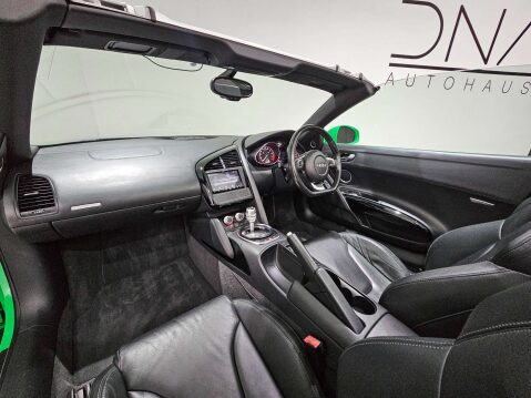 Audi R8 5.2 R8 Spyder Quattro V10 Semi-Auto 4WD 2dr 5