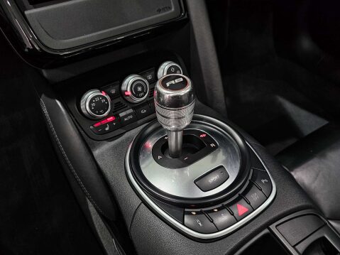 Audi R8 5.2 R8 Spyder Quattro V10 Semi-Auto 4WD 2dr 8
