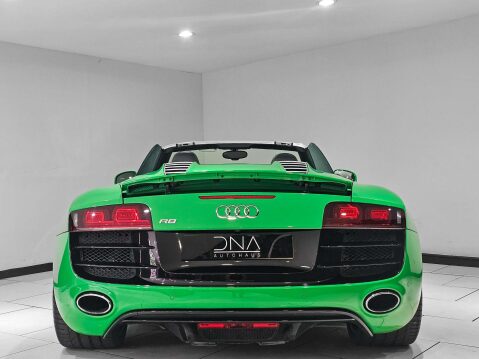 Audi R8 5.2 R8 Spyder Quattro V10 Semi-Auto 4WD 2dr 43