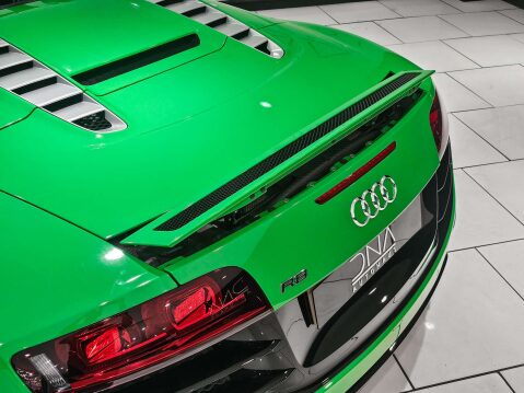 Audi R8 5.2 R8 Spyder Quattro V10 Semi-Auto 4WD 2dr 54