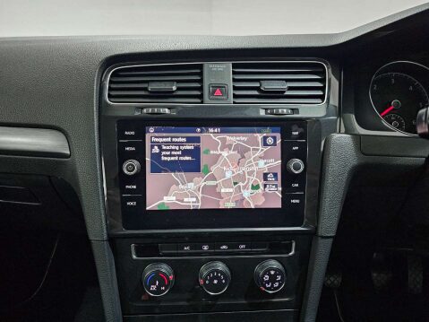 Volkswagen Golf 1.6 Golf SE Nav TDI BlueMotion Technology 5dr 11