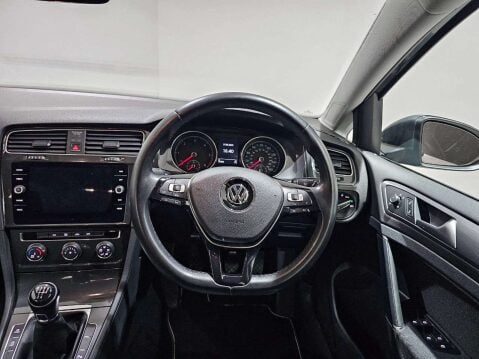 Volkswagen Golf 1.6 Golf SE Nav TDI BlueMotion Technology 5dr 17