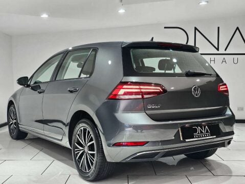Volkswagen Golf 1.6 Golf SE Nav TDI BlueMotion Technology 5dr 21