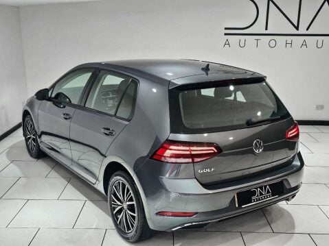 Volkswagen Golf 1.6 Golf SE Nav TDI BlueMotion Technology 5dr 29