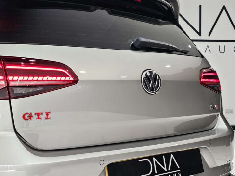 Volkswagen Golf 2.0 Golf GTi Performance TSi Semi-Auto 5dr 31