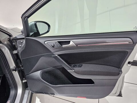 Volkswagen Golf 2.0 Golf GTi Performance TSi Semi-Auto 5dr 37