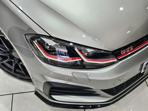 Volkswagen Golf 2.0 Golf GTi Performance TSi Semi-Auto 5dr 27