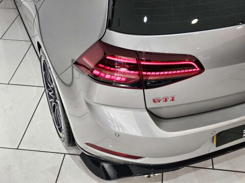Volkswagen Golf 2.0 Golf GTi Performance TSi Semi-Auto 5dr 32