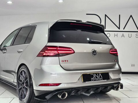 Volkswagen Golf 2.0 Golf GTi Performance TSi Semi-Auto 5dr 33