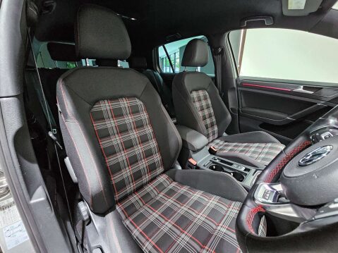 Volkswagen Golf 2.0 Golf GTi Performance TSi Semi-Auto 5dr 36