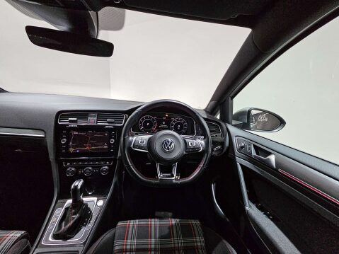 Volkswagen Golf 2.0 Golf GTi Performance TSi Semi-Auto 5dr 38
