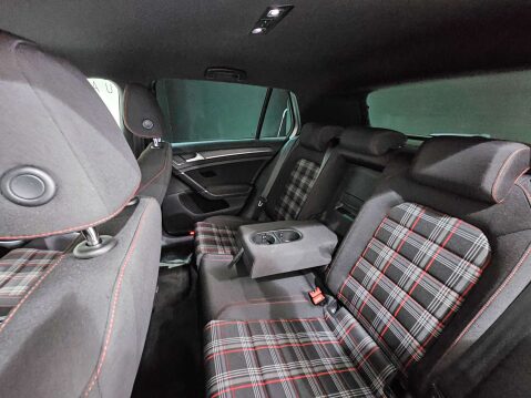 Volkswagen Golf 2.0 Golf GTi Performance TSi Semi-Auto 5dr 40