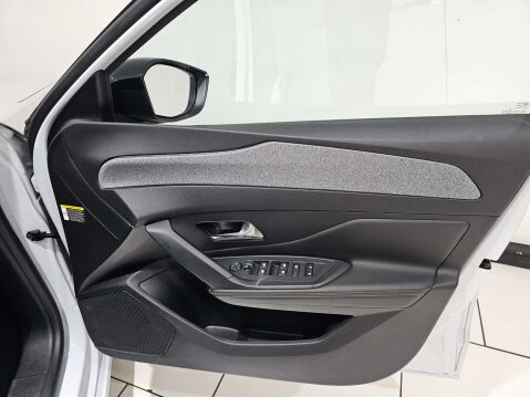 Peugeot 308 1.5 308 Active Premium SW Blue HDi S/S Auto 5dr 26