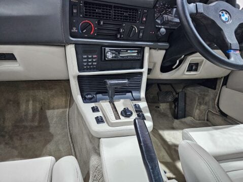 BMW 6 Series 3.4 635 CSI Auto 2dr 26