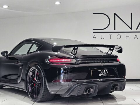 Porsche 718 4.0 718 Cayman GT4 3dr 28