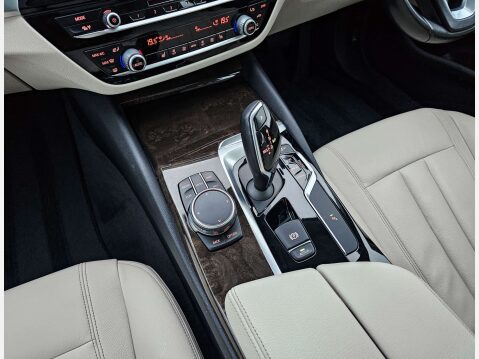 BMW 5 Series 2.0 520d xDrive SE Auto 4WD 5dr 10