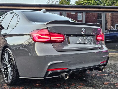BMW 3 Series 3.0 340i M Sport Shadow Edition Auto 4dr 43