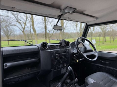 Land Rover Defender 2.2 Defender 110 TD 4WD 2dr 2