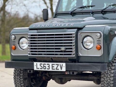 Land Rover Defender 2.2 Defender 110 TD 4WD 2dr 30