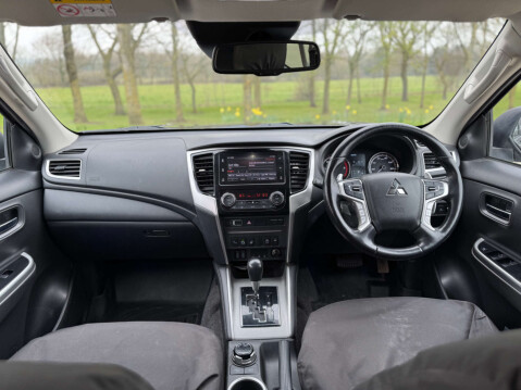 Mitsubishi L200 2.3 L200 Barbarian X DI-D Auto 4WD 27