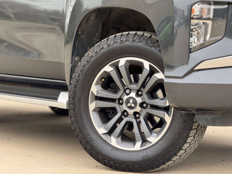 Mitsubishi L200 2.3 L200 Barbarian X DI-D Auto 4WD 6