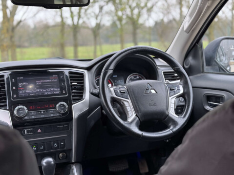 Mitsubishi L200 2.3 L200 Barbarian X DI-D Auto 4WD 28