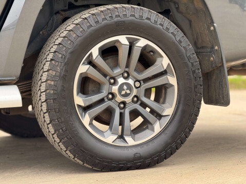 Mitsubishi L200 2.3 L200 Barbarian X DI-D Auto 4WD 35