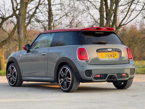 Mini Hatch 2.0 John Cooper Works 3dr 3