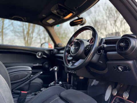 Mini Hatch 2.0 John Cooper Works 3dr 14