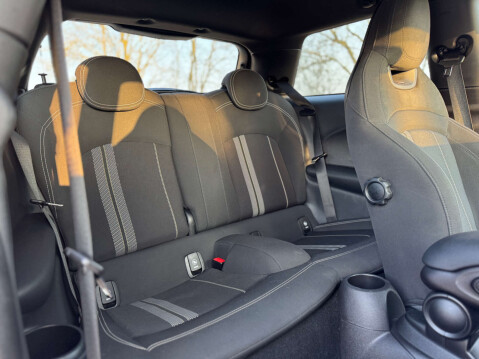 Mini Hatch 2.0 John Cooper Works 3dr 18