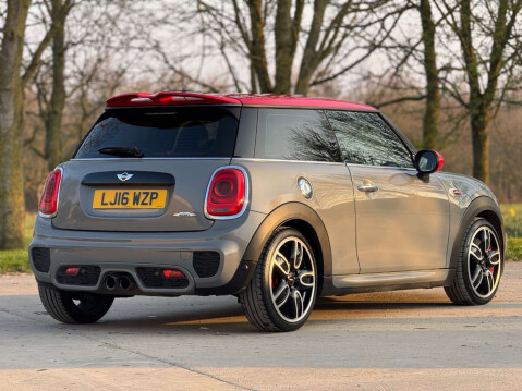 Mini Hatch 2.0 John Cooper Works 3dr 33