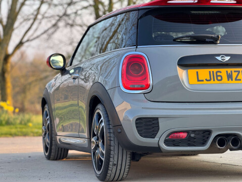 Mini Hatch 2.0 John Cooper Works 3dr 38