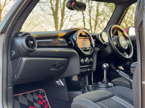 Mini Hatch 2.0 John Cooper Works 3dr 40