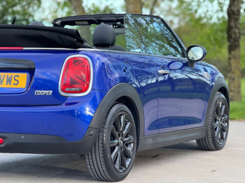 Mini Convertible 1.5 Cooper 2dr 11