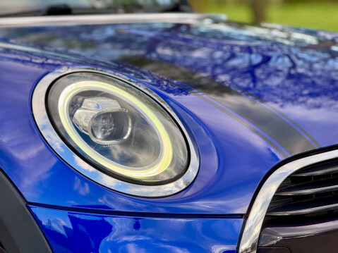 Mini Convertible 1.5 Cooper 2dr 6