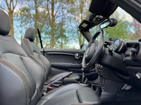 Mini Convertible 1.5 Cooper 2dr 10