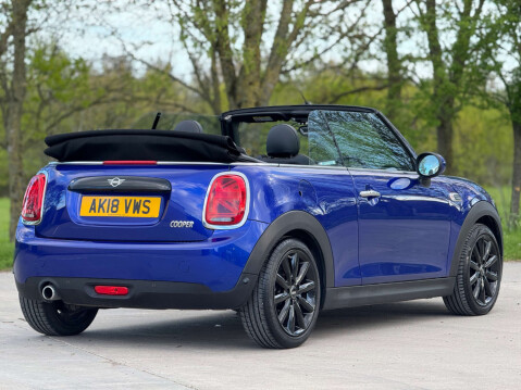 Mini Convertible 1.5 Cooper 2dr 17