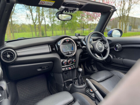 Mini Convertible 1.5 Cooper 2dr 29
