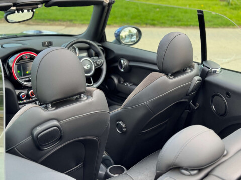 Mini Convertible 1.5 Cooper 2dr 32