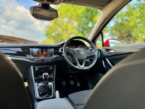 Vauxhall Astra 1.4 Astra SRi Nav T 5dr 2