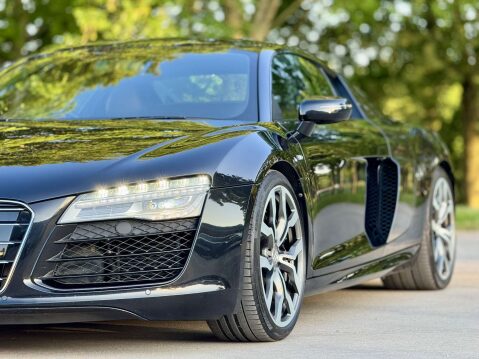 Audi R8 5.2 R8 Quattro V10 Semi-Auto 4WD 2dr 5