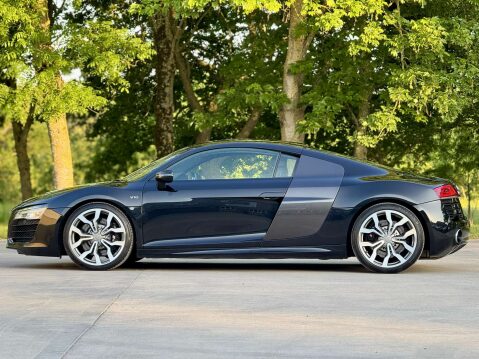 Audi R8 5.2 R8 Quattro V10 Semi-Auto 4WD 2dr 12