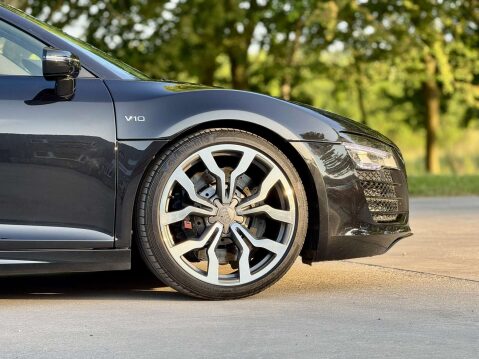 Audi R8 5.2 R8 Quattro V10 Semi-Auto 4WD 2dr 26