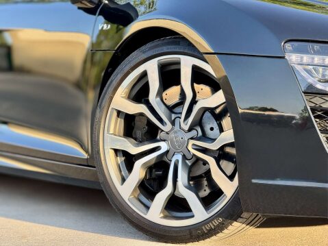 Audi R8 5.2 R8 Quattro V10 Semi-Auto 4WD 2dr 31