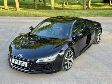 Audi R8 5.2 R8 Quattro V10 Semi-Auto 4WD 2dr 36