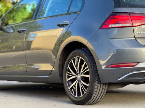 Volkswagen Golf 1.4 Golf SE Nav TSi BlueMotion Technology 5dr 29
