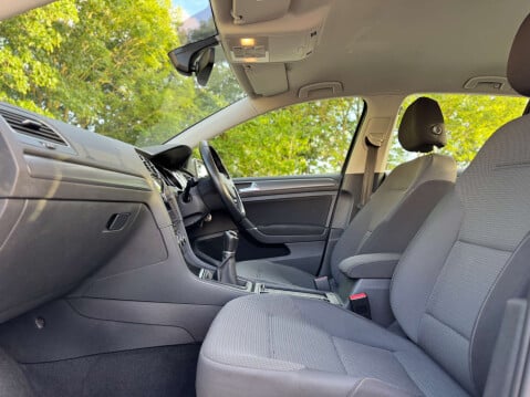 Volkswagen Golf 1.4 Golf SE Nav TSi BlueMotion Technology 5dr 32
