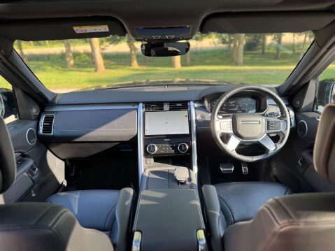Land Rover Discovery 3.0 Discovery R-Dynamic HSE D MHEV Auto 4WD 5dr 17