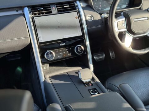 Land Rover Discovery 3.0 Discovery R-Dynamic HSE D MHEV Auto 4WD 5dr 37