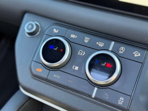Land Rover Defender 3.0 Defender X-Dynamic HSE D MHEV A 4WD 5dr 33